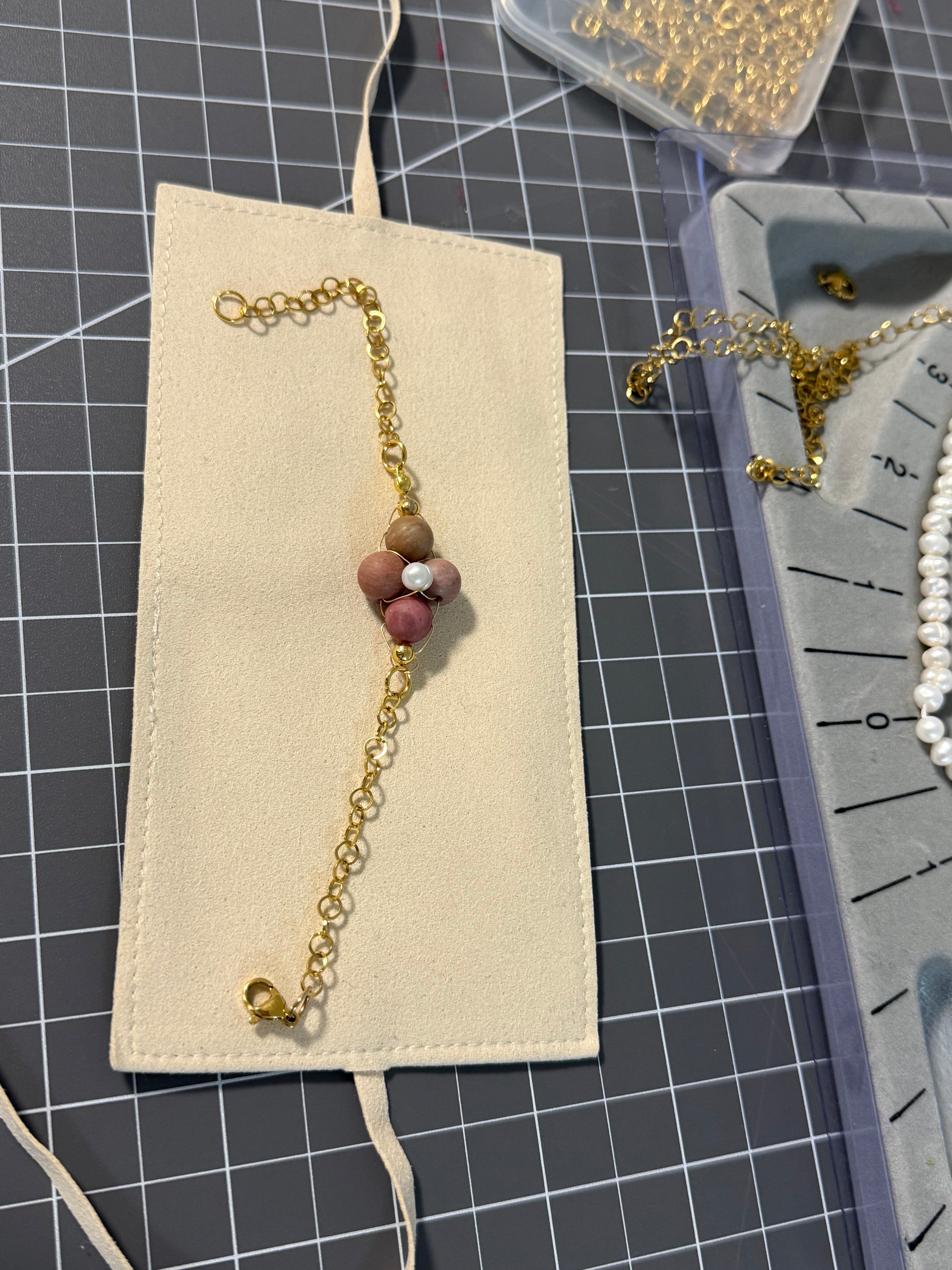 Natural Rhodonite Bracelet with Freshwater Pearl